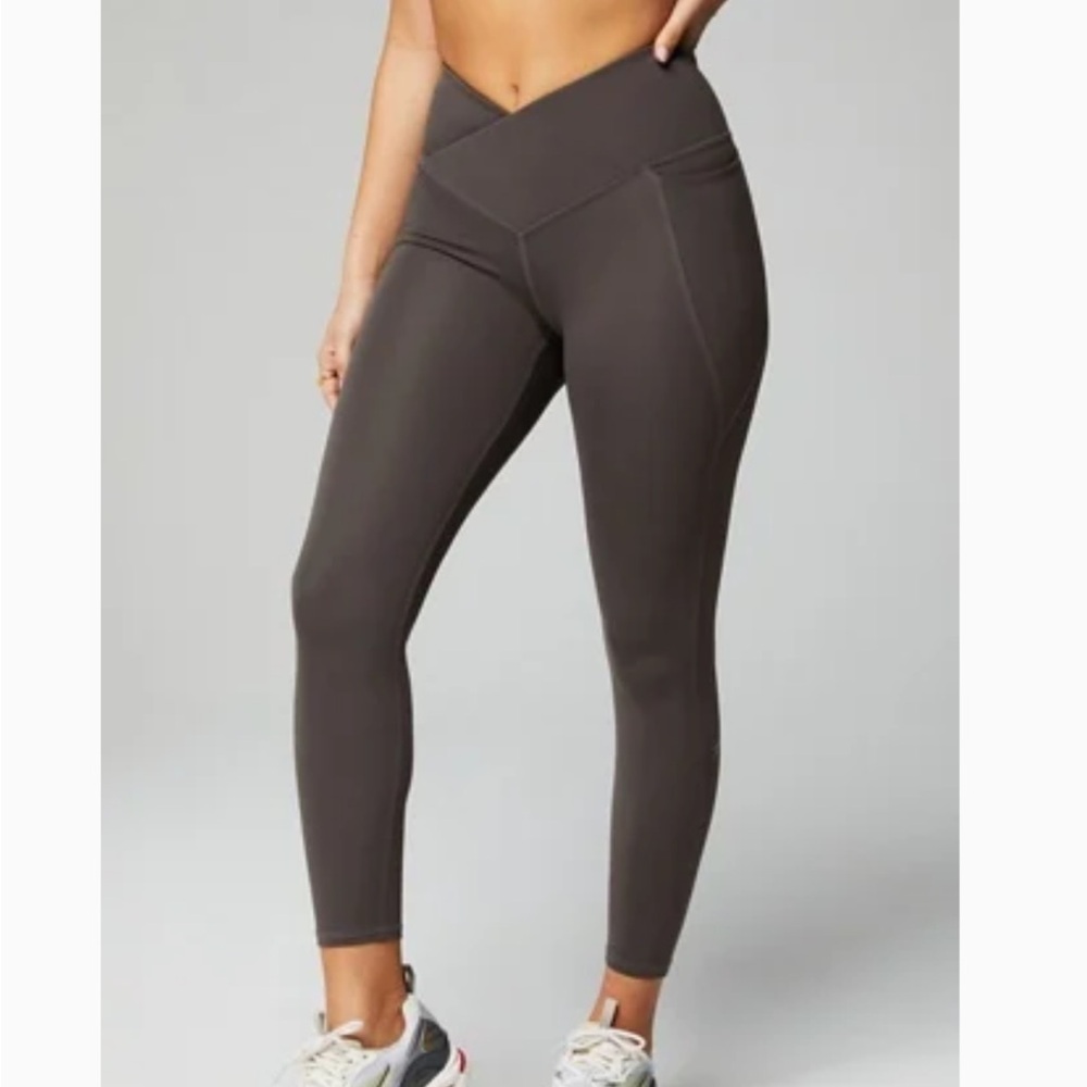 Fabletics | crossover leggings